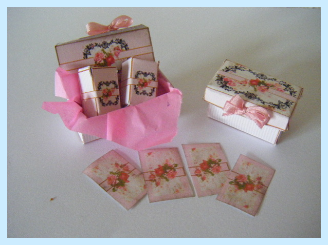 FLORAL BOX WITH TOILETRY BOXES